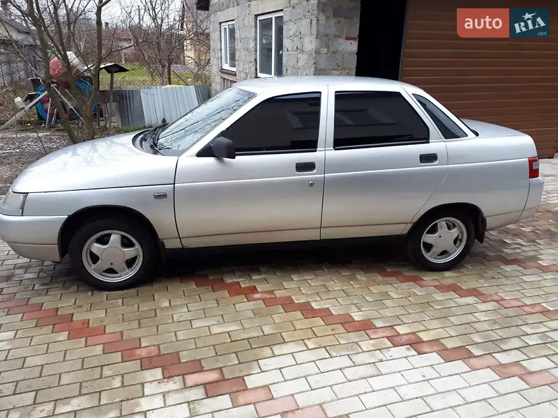 ВАЗ / Lada 2110
