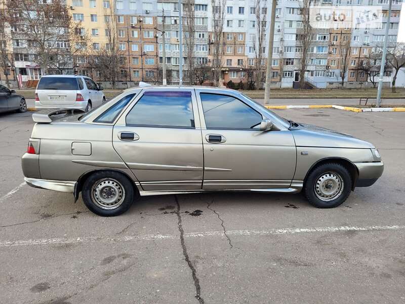 ВАЗ / Lada 2110 2002 года в Николаеве