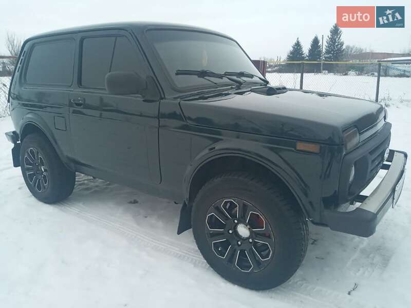 Позашляховик / Кросовер ВАЗ 21214 / 4x4