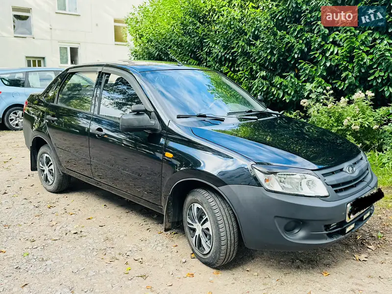 ВАЗ / Lada 2190 Granta 2012