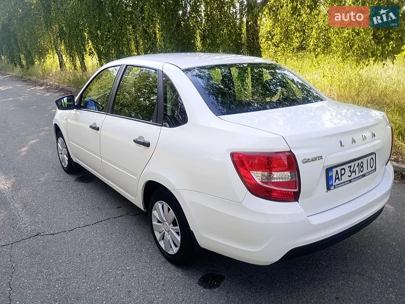 ВАЗ / Lada 2190 Granta 2021