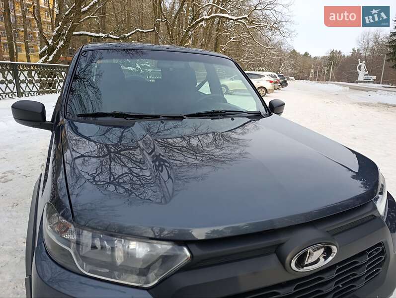 Внедорожник / Кроссовер ВАЗ Niva Travel