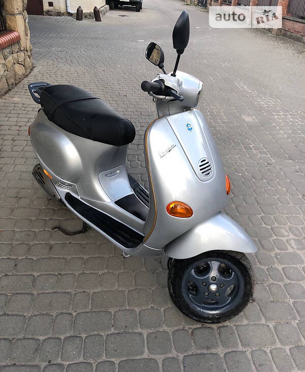 Скутер ретро Vespa ET