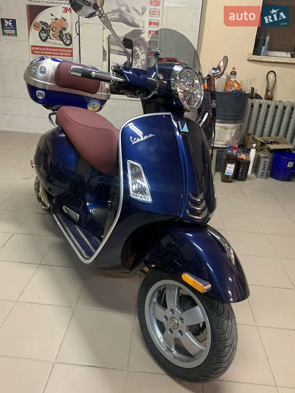 Vespa GTS