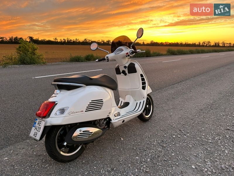 Мото Vespa GTS