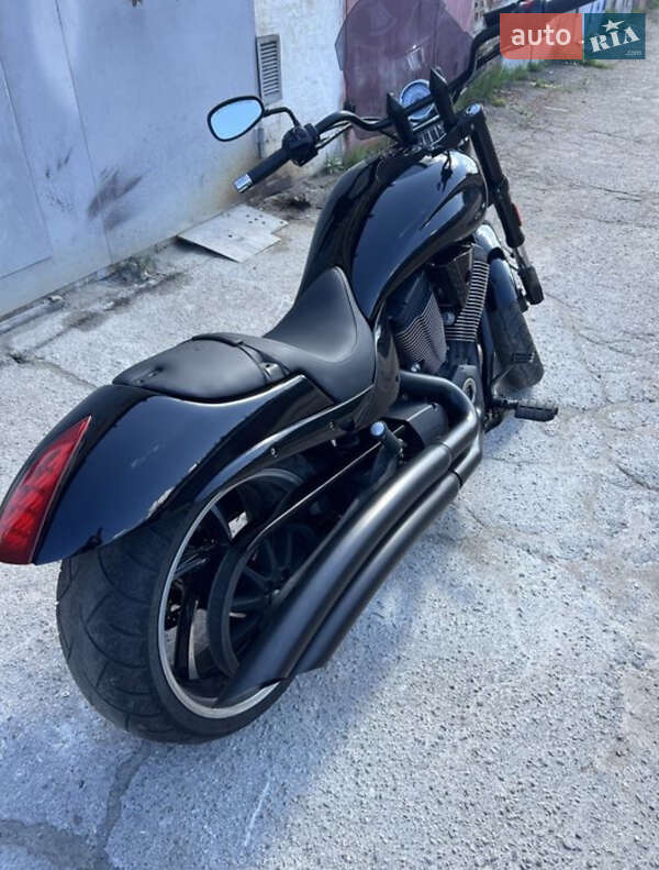 Мотоцикл Круізер Victory Hammer