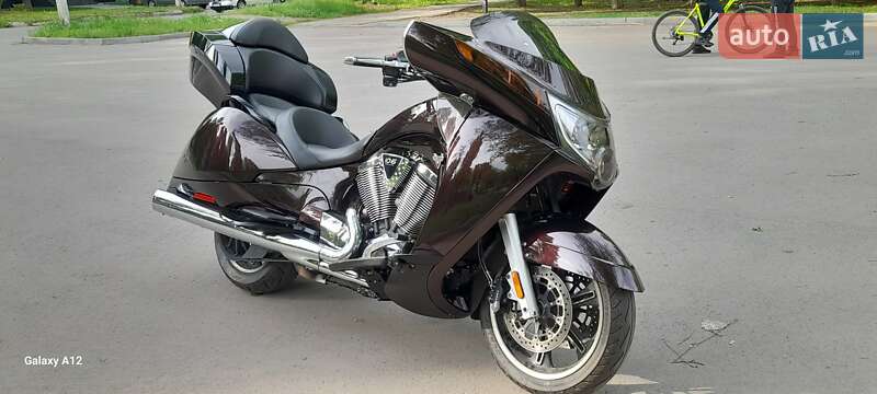 Мотоцикл Круизер Victory Vision Tour