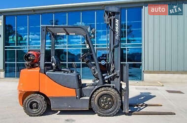 Ціни Doosan Вилочний навантажувач