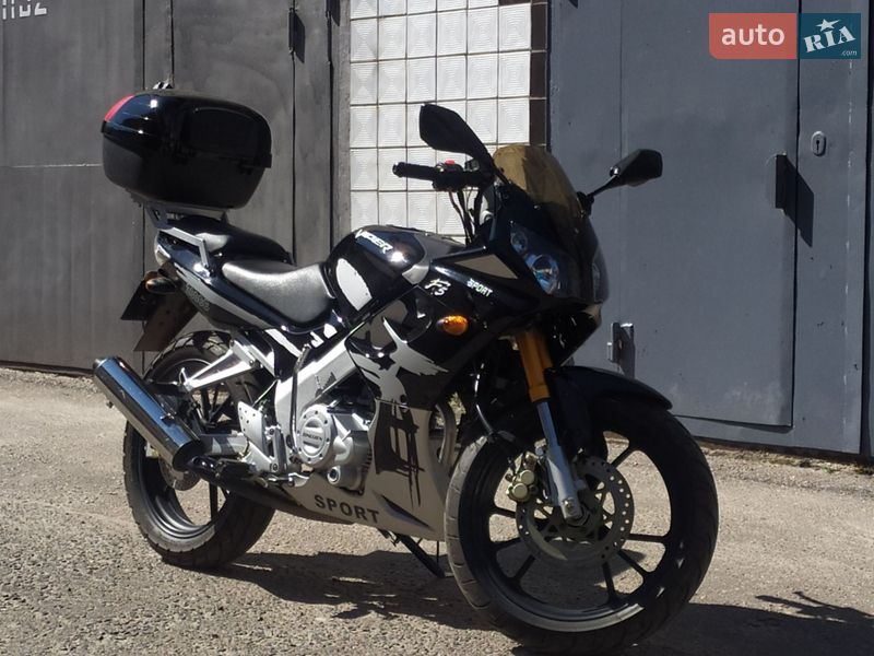 Мотоцикл Спорт-туризм Viper F5