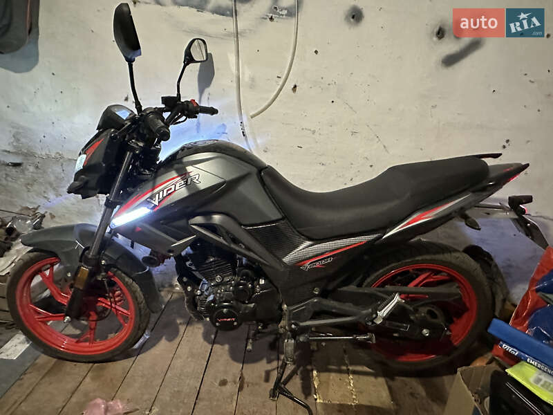 Мотоцикл Спорт-туризм Viper MX 200R