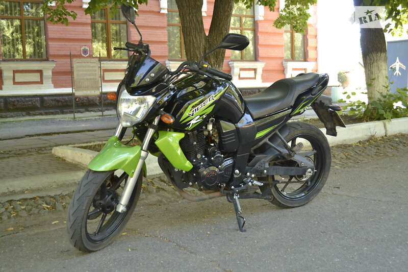 Мотоцикл Без обтікачів (Naked bike) Viper R2