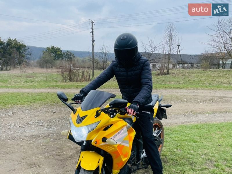 Мотоцикл Спорт-туризм Viper V 250CR