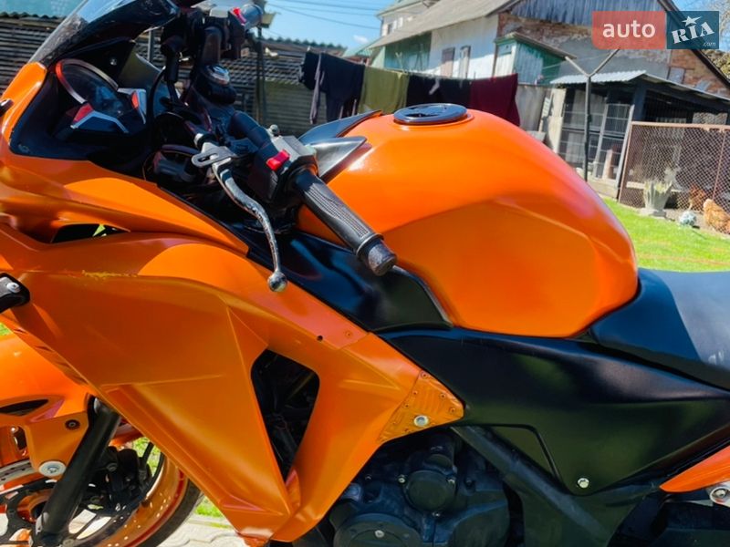 Мотоцикл Спорт-туризм Viper V 250CR