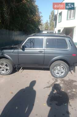 Характеристики ВАЗ 2121 Нива Позашляховик / Кросовер