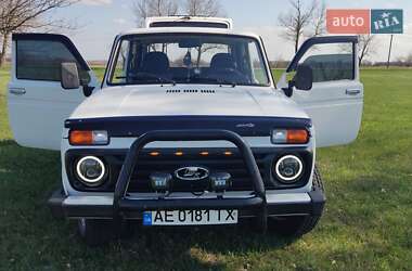 Характеристики ВАЗ 21213 Niva Внедорожник / Кроссовер