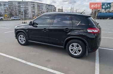 Характеристики Peugeot 4008 Внедорожник / Кроссовер