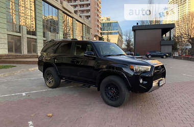 Характеристики Toyota 4Runner Внедорожник / Кроссовер