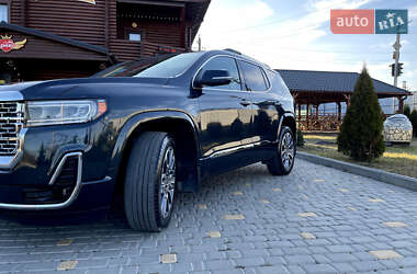 Характеристики GMC Acadia Позашляховик / Кросовер