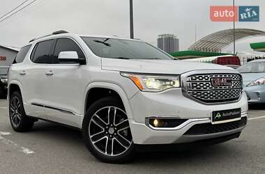 Характеристики GMC Acadia Позашляховик / Кросовер