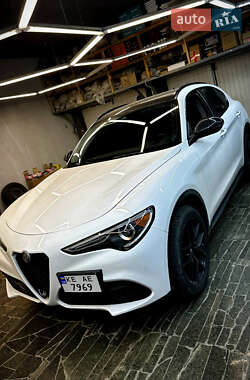 Ціни Alfa Romeo Позашляховик / Кросовер