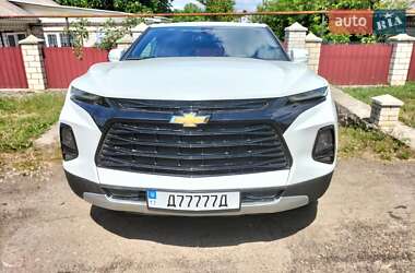 Характеристики Chevrolet Blazer Позашляховик / Кросовер