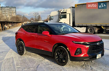 Характеристики Chevrolet Blazer Позашляховик / Кросовер