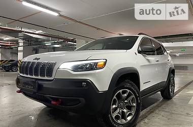 Характеристики Jeep Cherokee Внедорожник / Кроссовер