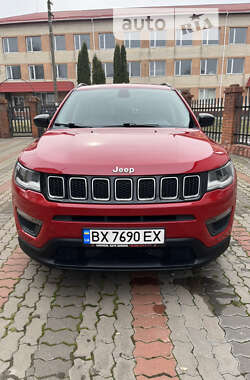 Характеристики Jeep Compass Позашляховик / Кросовер