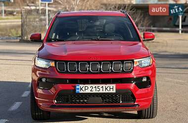 Характеристики Jeep Compass Позашляховик / Кросовер