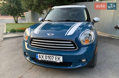 Характеристики MINI Countryman Позашляховик / Кросовер