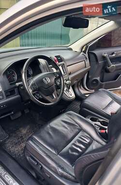 Характеристики Honda CR-V Позашляховик / Кросовер