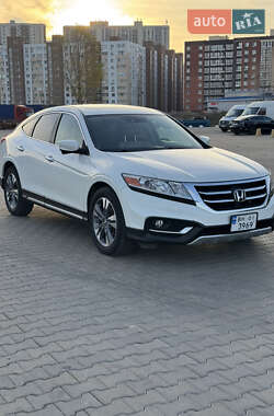 Характеристики Honda Crosstour Позашляховик / Кросовер