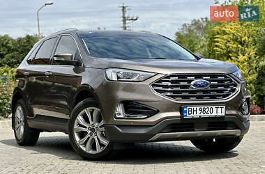 Характеристики Ford Edge Позашляховик / Кросовер