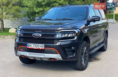Характеристики Ford Expedition Внедорожник / Кроссовер