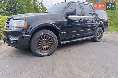 Характеристики Ford Expedition Позашляховик / Кросовер