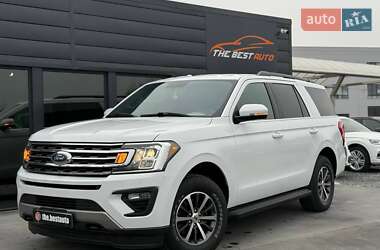 Характеристики Ford Expedition Позашляховик / Кросовер