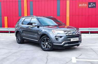 Характеристики Ford Explorer Внедорожник / Кроссовер