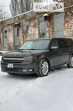 Характеристики Ford Flex Позашляховик / Кросовер