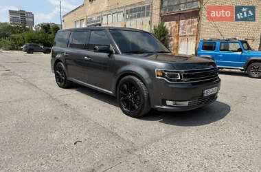 Характеристики Ford Flex Позашляховик / Кросовер