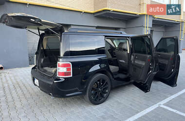 Характеристики Ford Flex Позашляховик / Кросовер