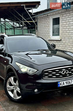 Характеристики Infiniti FX 37 Позашляховик / Кросовер
