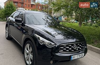 Характеристики Infiniti FX 37 Внедорожник / Кроссовер