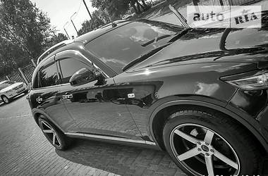 Характеристики Infiniti FX 45 Позашляховик / Кросовер