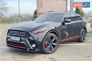 Характеристики Infiniti FX 50 Позашляховик / Кросовер