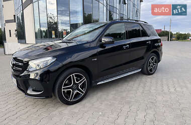 Характеристики Mercedes-Benz GLE-Class Позашляховик / Кросовер
