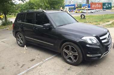 Характеристики Mercedes-Benz GLK-Class Позашляховик / Кросовер