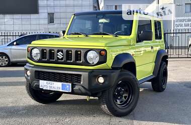 Характеристики Suzuki Jimny Позашляховик / Кросовер