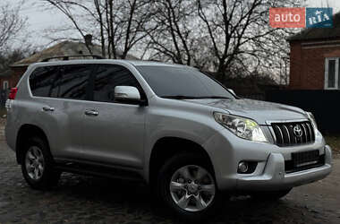 Характеристики Toyota Land Cruiser Prado Позашляховик / Кросовер