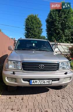 Характеристики Toyota Land Cruiser Позашляховик / Кросовер