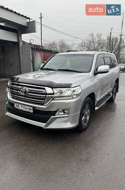 Характеристики Toyota Land Cruiser Внедорожник / Кроссовер